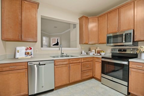 Spacious Kitchen at The Marque Apartments in Gainesville, VA